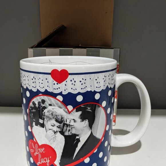 I Love Lucy – Lucy & Ricky 18oz Collectible Mug - Picture 5 of 5